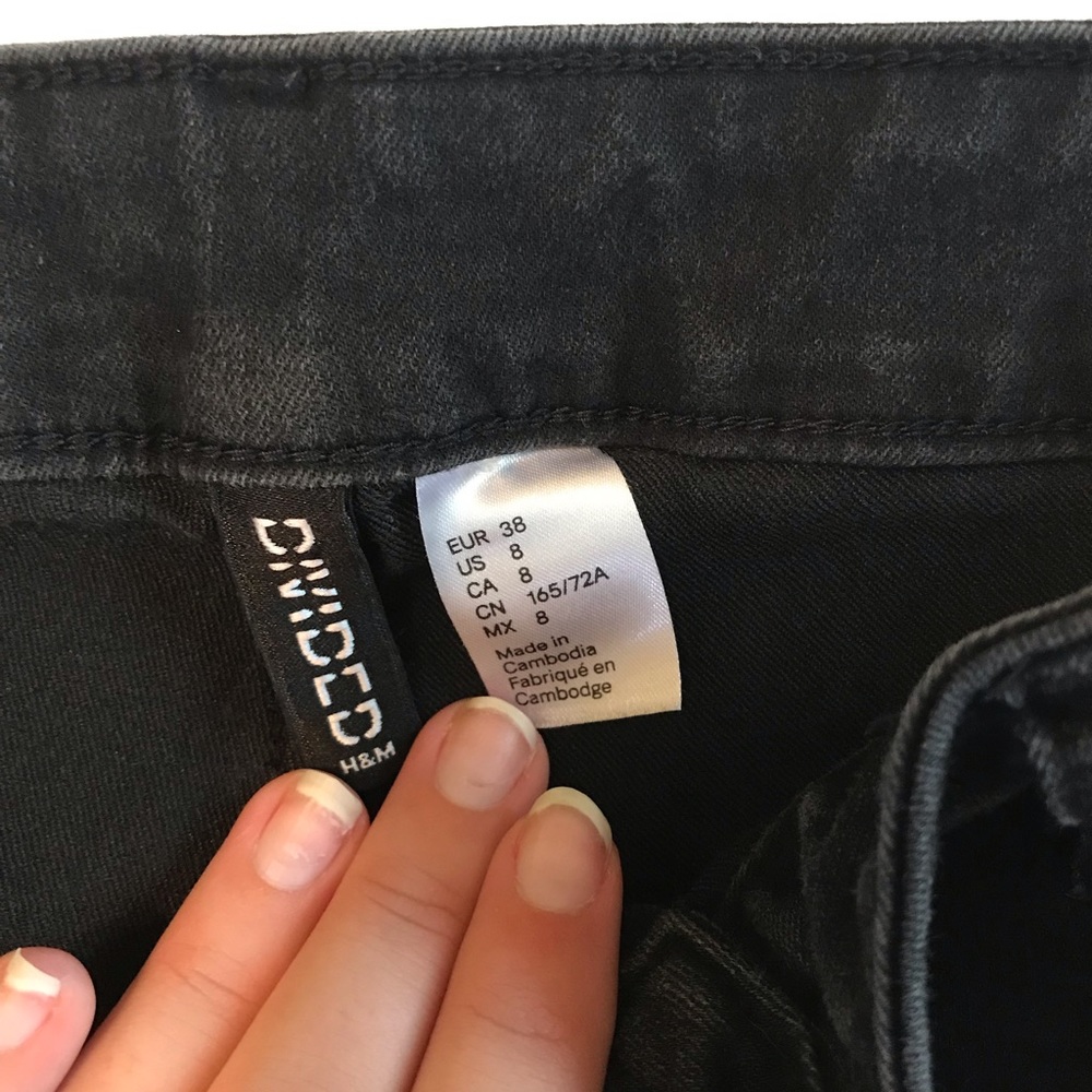size 8 h&m black shorts